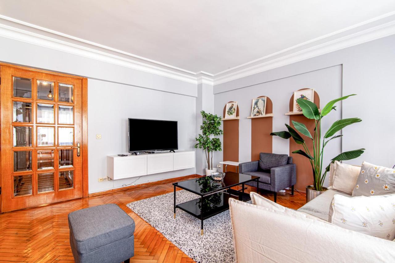 Gorgeous Flat With Lovely Balcony In Nisantasi Istanbul Bagian luar foto