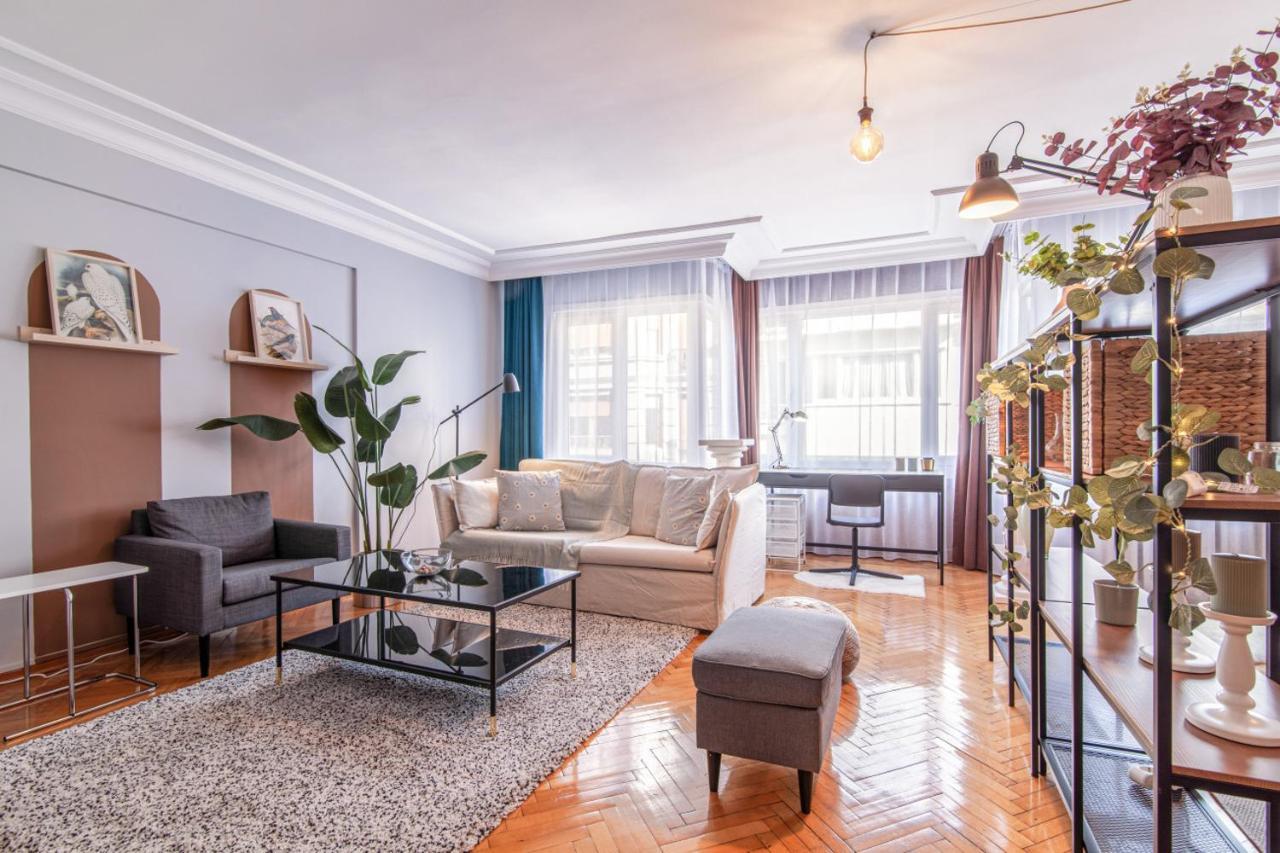 Gorgeous Flat With Lovely Balcony In Nisantasi Istanbul Bagian luar foto
