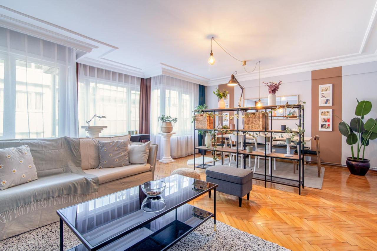 Gorgeous Flat With Lovely Balcony In Nisantasi Istanbul Bagian luar foto