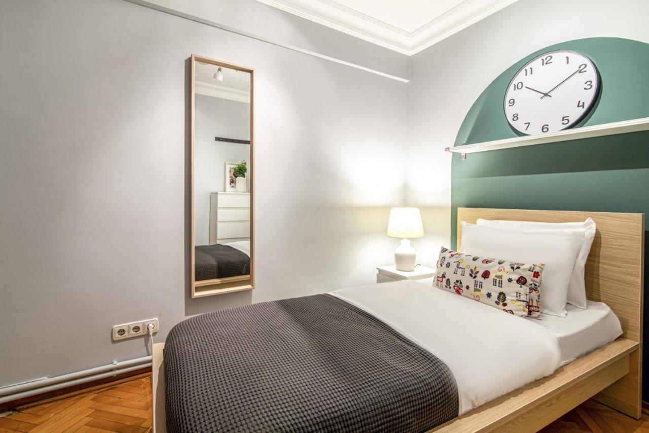 Gorgeous Flat With Lovely Balcony In Nisantasi Istanbul Bagian luar foto